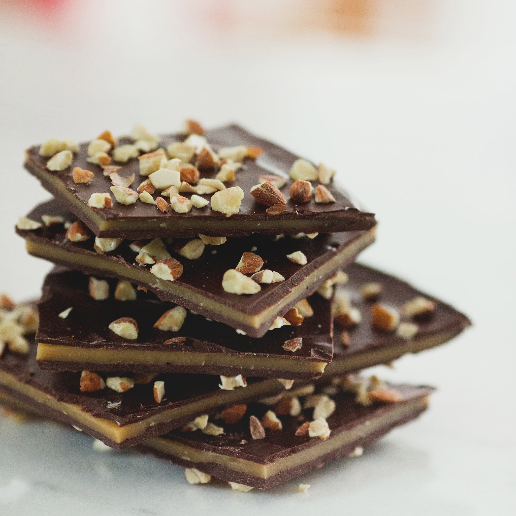 かなsoymilk+toffee-500(値引き) 1lb. Milk Chocolate Almond Toffee Squares – Sweet Shop USA